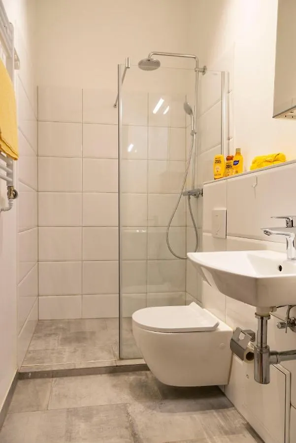 베를린 J.Hr Ku'Damm Style +A/C +Rain-Shower +U-Station 아파트 0*,
